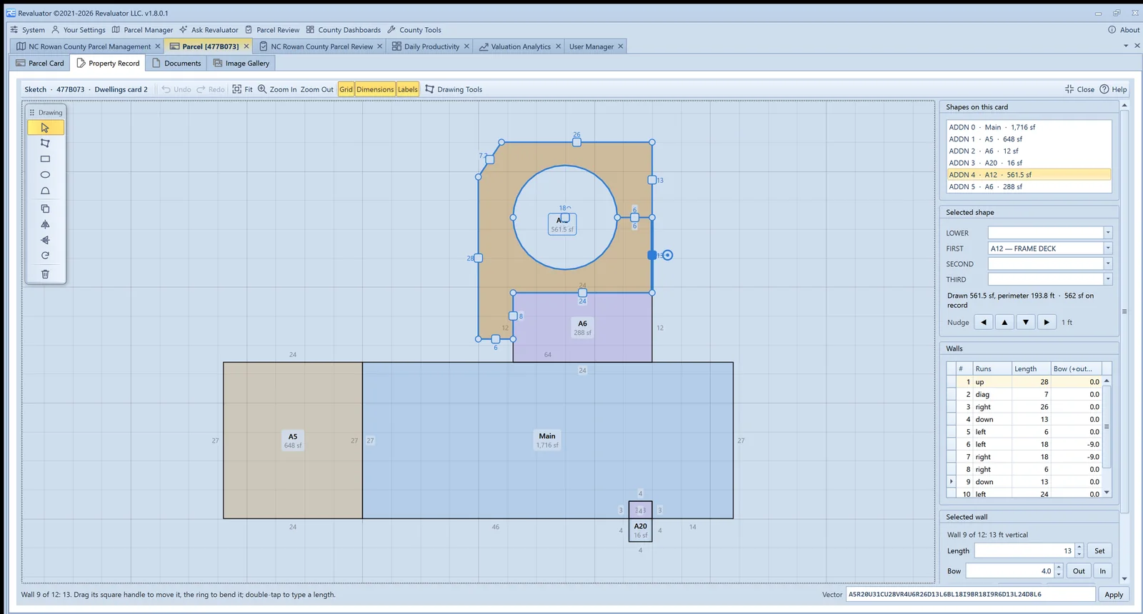 Sketch editor over a property record, a dwelling outline with a round addition selected, its walls listed with lengths and bows and the CAMA vector string shown at the bottom.